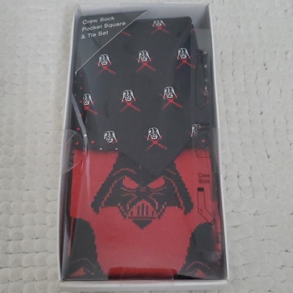 Disney Other - Disney Star Wars Crew Sock, Pocket Square & Tie Se